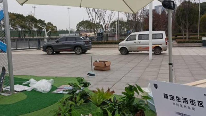 广告设计代理收费通常由以下几个部分构成：