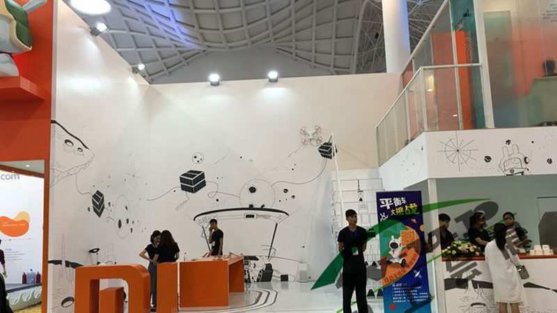 亚克力标识标牌定制：费用构成与影响因素**